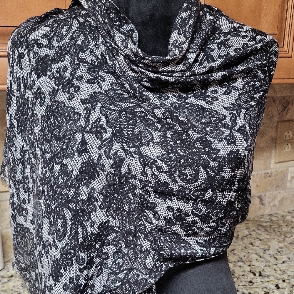 Patricia Nash Chantilly Lace Print Scarf